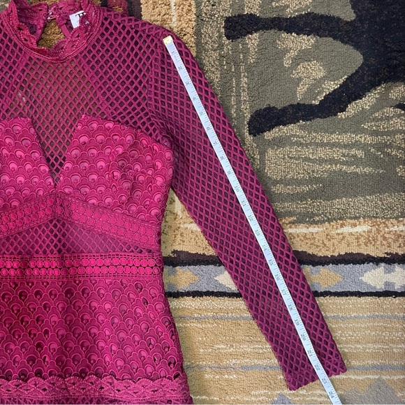 Red‎ Long Sleeve Mock Neck Sheath Dress - Picture 5 of 9